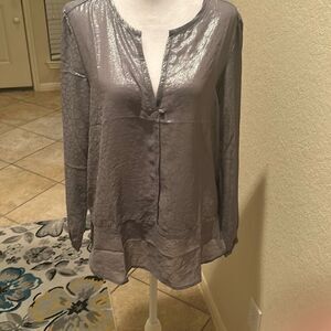 Krisa Women's M Long Sleeve Split Neck Popover Blouse Gray Metallic Animal Print